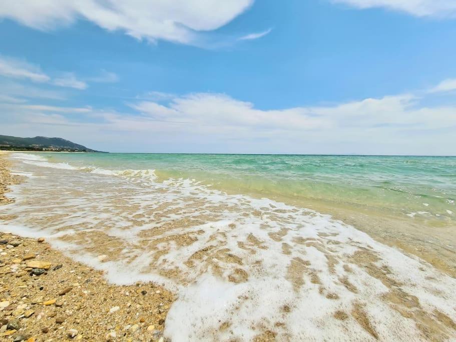 Mom'S Seaside Home Karianí エクステリア 写真