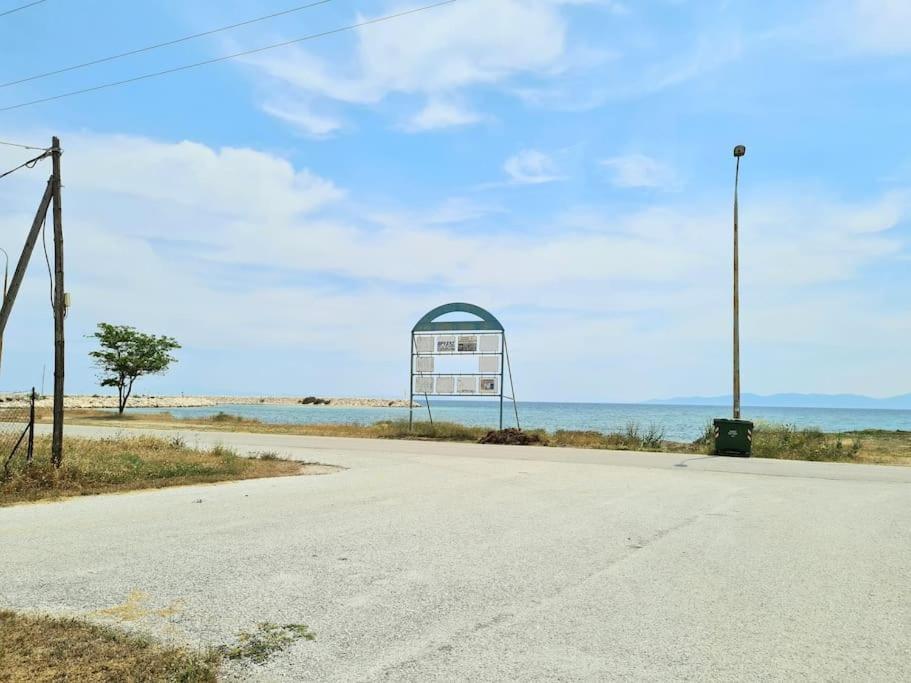Mom'S Seaside Home Karianí エクステリア 写真