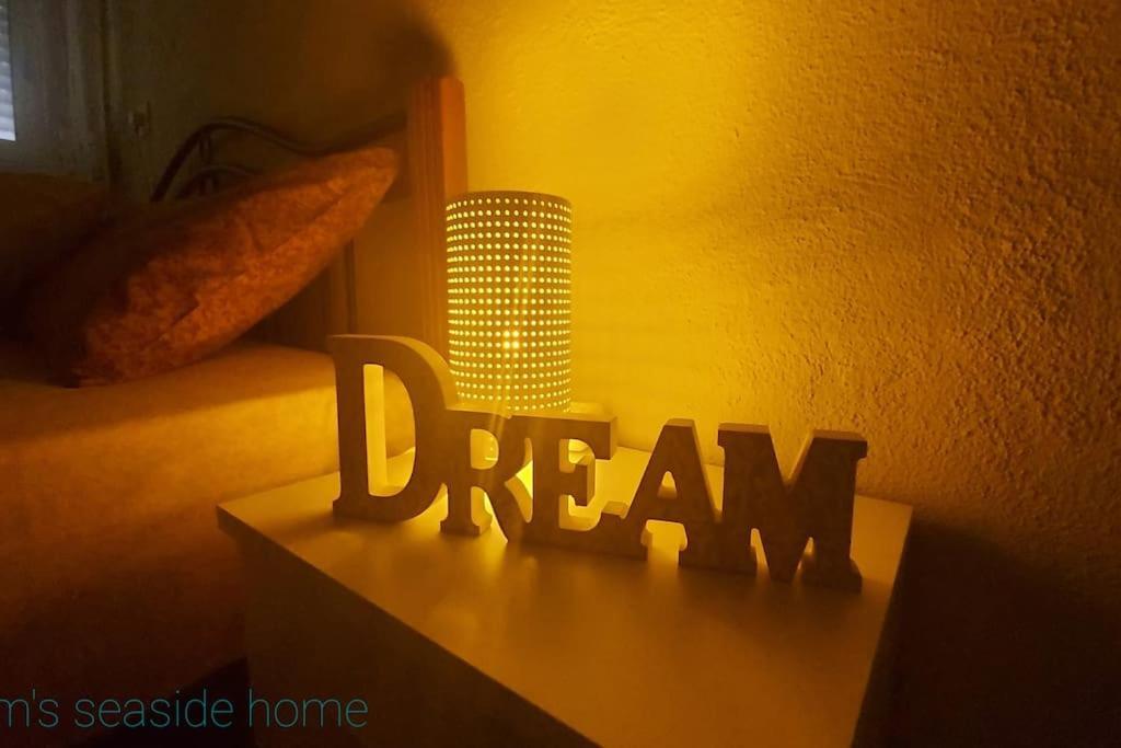 Mom'S Seaside Home Karianí エクステリア 写真