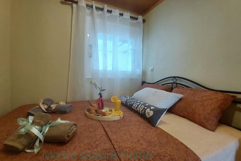 Mom'S Seaside Home Karianí エクステリア 写真