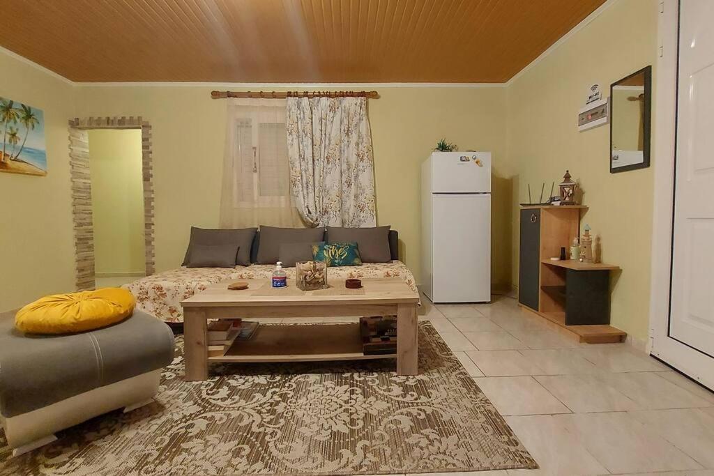 Mom'S Seaside Home Karianí エクステリア 写真